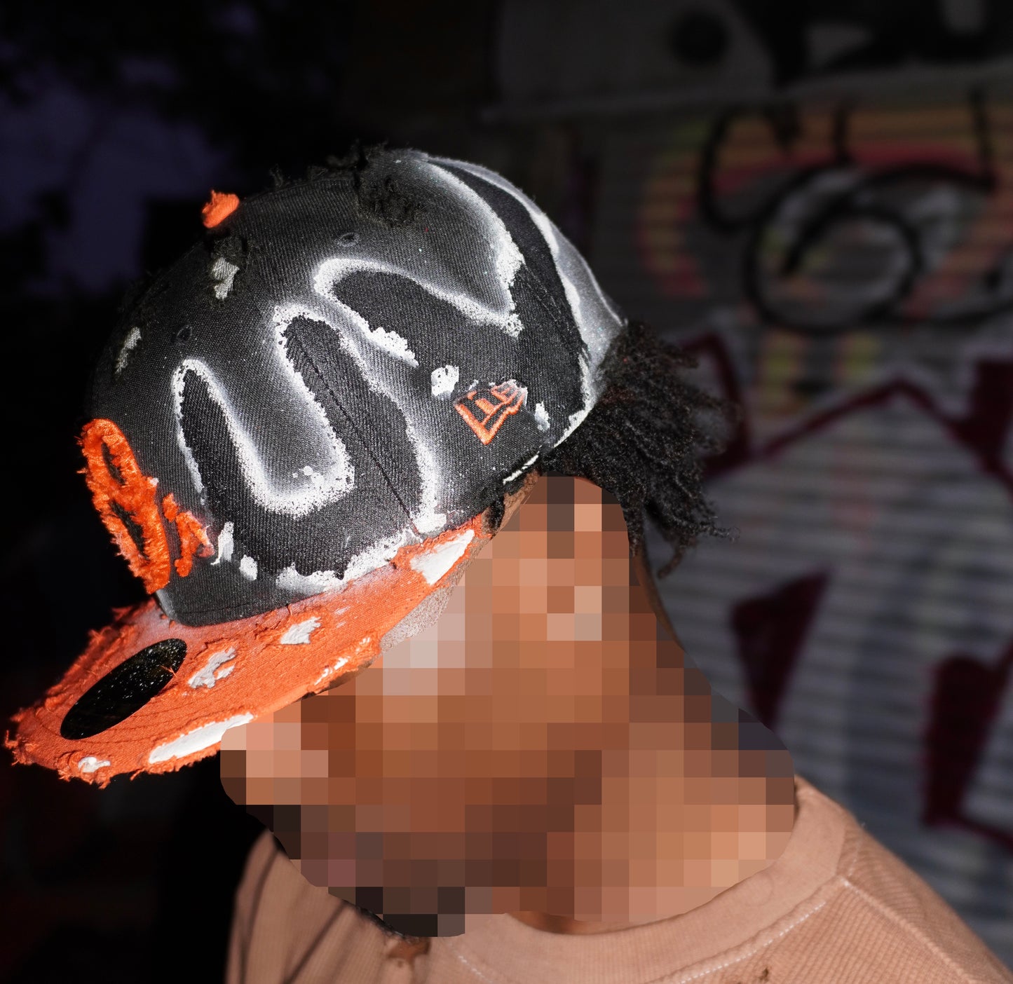 ORANGE AND BLACK “LOUVE” FITTED CAP