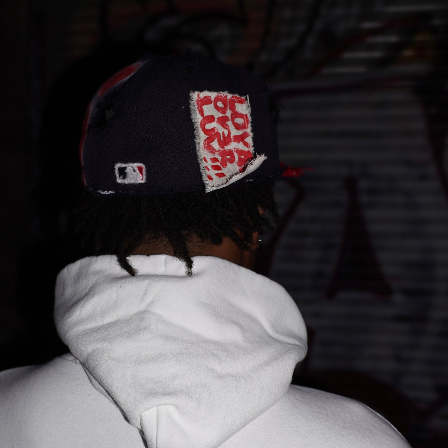 NAVY BLUE AND RED ANTI FITTED CAP