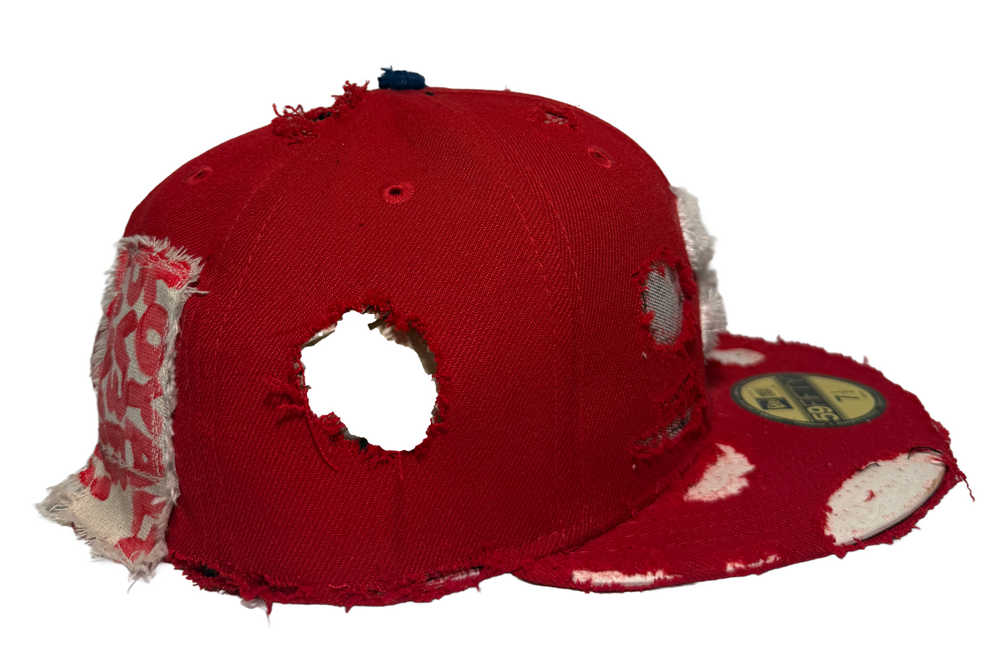 RED “PAIN” DISTRESSED FITTED HAT