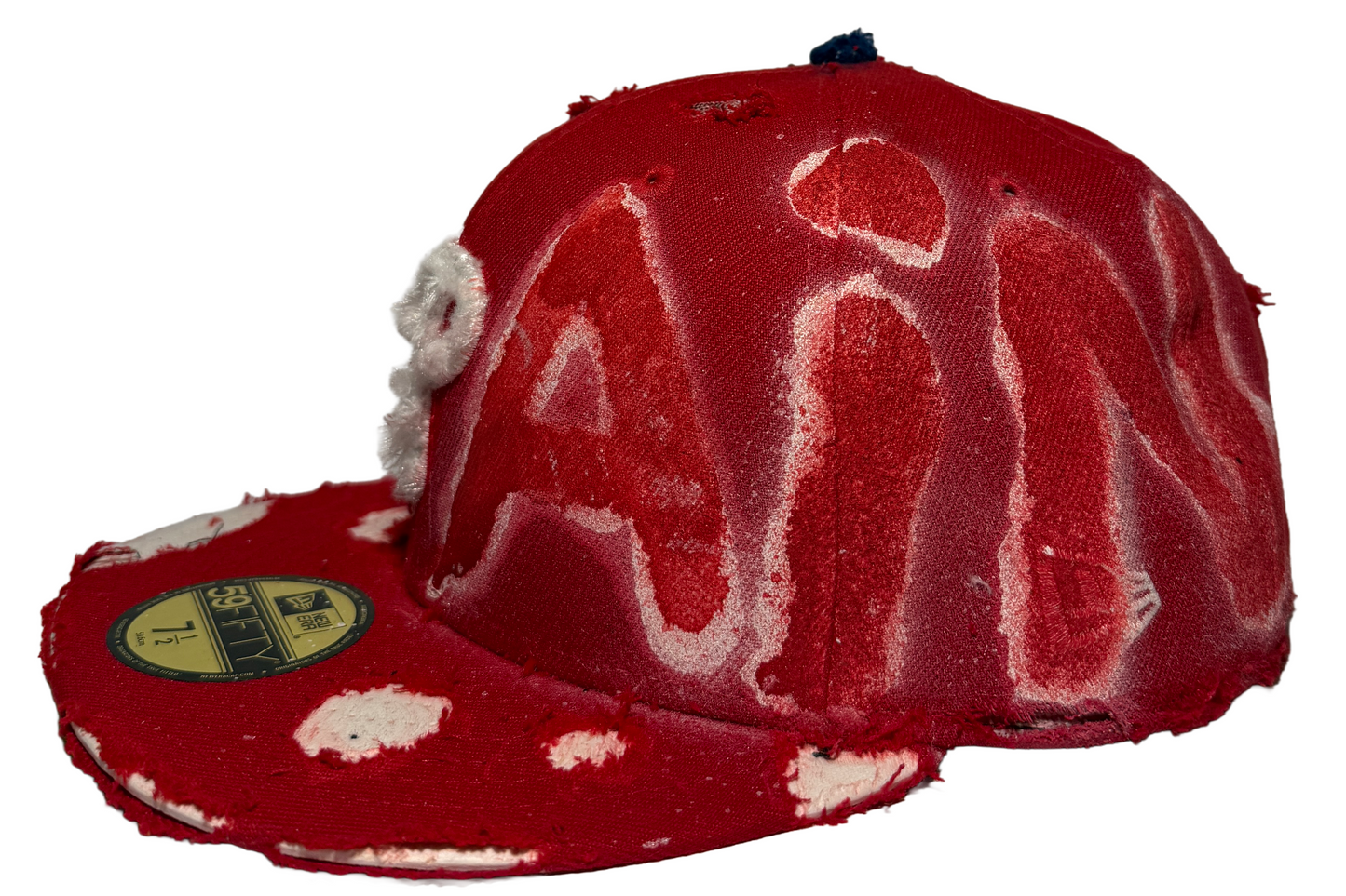 RED “PAIN” DISTRESSED FITTED HAT